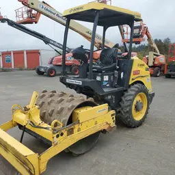 2018 BOMAG BW124PDH-5 Single Drum Roller