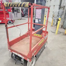 2016 Skyjack SJ12 Self-Propelled One-Person Lift