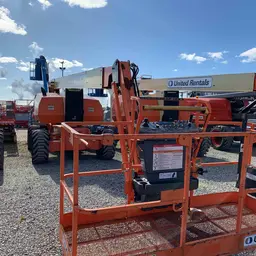 2013 JLG 800AJ Articulating Boom Lift