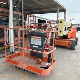 2013 JLG E450AJ Articulating Boom Lift