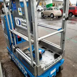 2016 Genie GR-12 Self-Propelled One-Person Lift