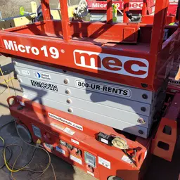 2018 MEC MICRO 19 Scissor Lift