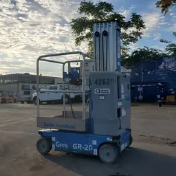 2013 Genie GR-20 Self-Propelled One-Person Lift