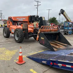 2017 SKYTRAK 10054 Forklift