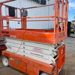2016 Snorkel S4732E Scissor Lift