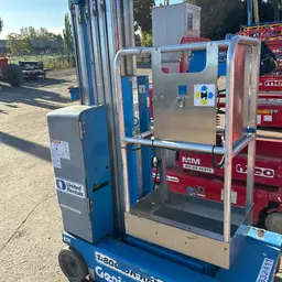 2016 Genie GR-12 Self-Propelled One-Person Lift
