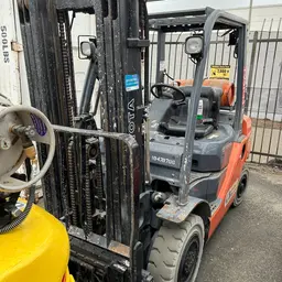 2016 Toyota 8FGU25 Warehouse Forklift