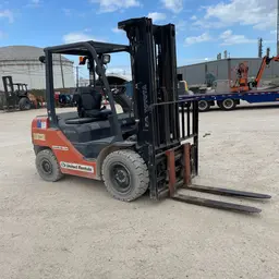 2018 Toyota 8FDU30 Warehouse Forklift