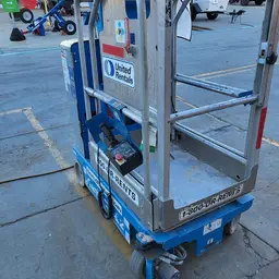 2017 Genie GR-12 Self-Propelled One-Person Lift