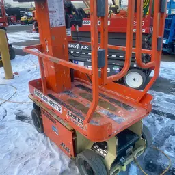 2016 JLG 1230ES Self-Propelled One-Person Lift