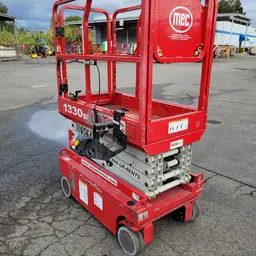 2017 MEC 1330SE Scissor Lift