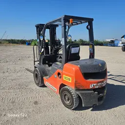 2016 Toyota 8FDU25 Warehouse Forklift