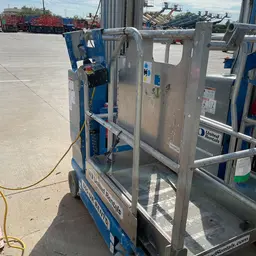 2016 Genie GR-20 Self-Propelled One-Person Lift