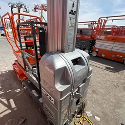 2015 JLG 20MVL Self-Propelled One-Person Lift