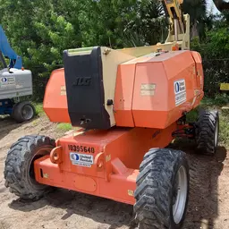 2015 JLG 800AJ Articulating Boom Lift