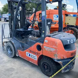 2016 Toyota 8FDU25 Warehouse Forklift