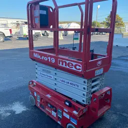 2017 MEC MICRO 19 Scissor Lift