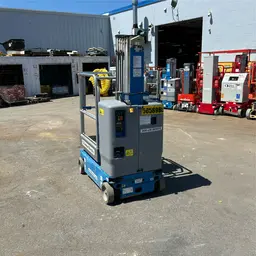 2017 Genie GR-20 Self-Propelled One-Person Lift