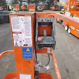 2016 JLG 1230ES Self-Propelled One-Person Lift