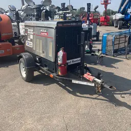 2019 Lincoln Electric VANTAGE 549 Welder