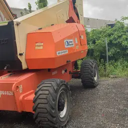 2013 JLG 800A Articulating Boom Lift