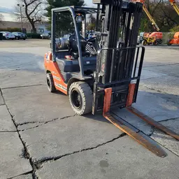2018 Toyota 8FGU30 Warehouse Forklift