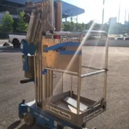 2018 Genie AWP30 Pusharound Lift