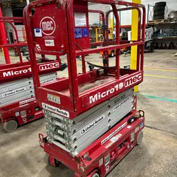2018 MEC MICRO 19 Scissor Lift