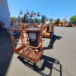 2015 JLG E300AJP Articulating Boom Lift