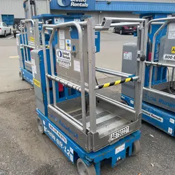 2017 Genie GR-12 Self-Propelled One-Person Lift