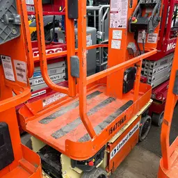 2015 JLG 1230ES Self-Propelled One-Person Lift