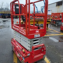 2018 MEC MICRO 19 Scissor Lift