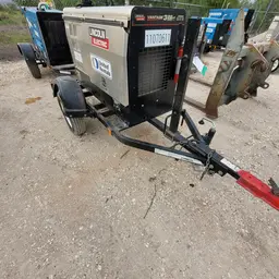 2020 Lincoln Electric VANTAGE 322 Welder