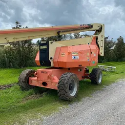 2014 JLG 800AJ Articulating Boom Lift