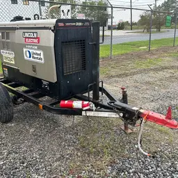 2019 Lincoln Electric VANTAGE 322 Welder