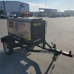 2018 Lincoln Electric VANTAGE 322 Welder
