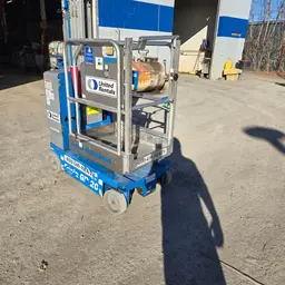 2018 Genie GR-20 Self-Propelled One-Person Lift