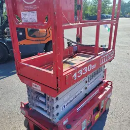 2017 MEC 1330SE Scissor Lift