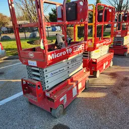2017 MEC MICRO 19 Scissor Lift