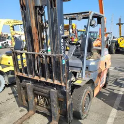 2015 Toyota 8FD35U Warehouse Forklift