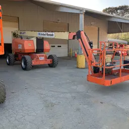 2014 JLG 800AJ Articulating Boom Lift
