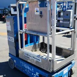 2017 Genie GR-12 Self-Propelled One-Person Lift