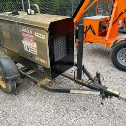 2018 Lincoln Electric VANTAGE 322 Welder