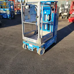 2016 Genie GR-12 Self-Propelled One-Person Lift