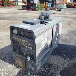 2016 Lincoln Electric VANTAGE 520 Welder