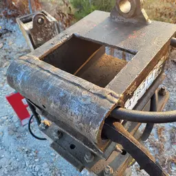 2016 Atlas Copco SB 452 Attachment
