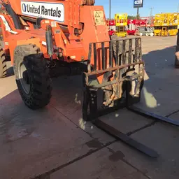 2015 SKYTRAK 8042 Forklift