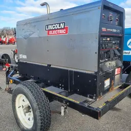 2018 Lincoln Electric VANTAGE 322 Welder