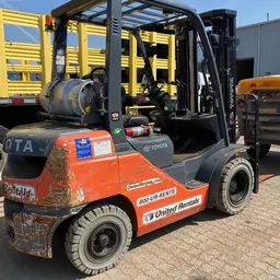 2018 Toyota 8FGU25 Warehouse Forklift