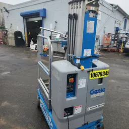 2017 Genie GR-20 Self-Propelled One-Person Lift